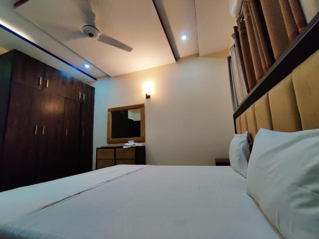 Luxury Guest Rooms ราวัลปินดี ภายนอก รูปภาพ